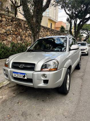 HYUNDAI TUCSON 2.0 MPFI GLS 16V 143CV 2WD FLEX 4P AUTOMÁTICO HYUNDAI TUCSON 2.0 MPFI GLS 16V 143CV 2WD FLEX 4P AUTOMÁTICO
